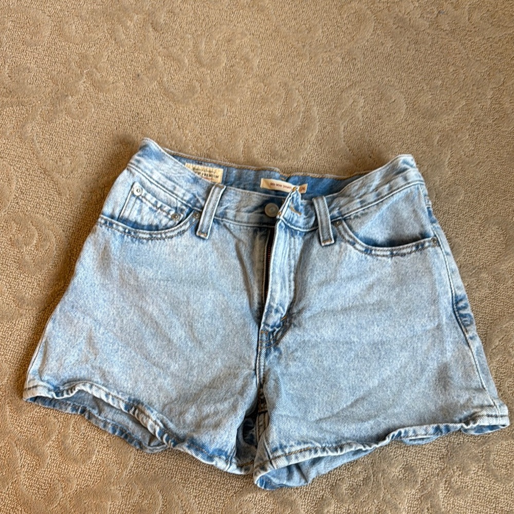 Levi’s Classic Blue Denim Women's Shorts